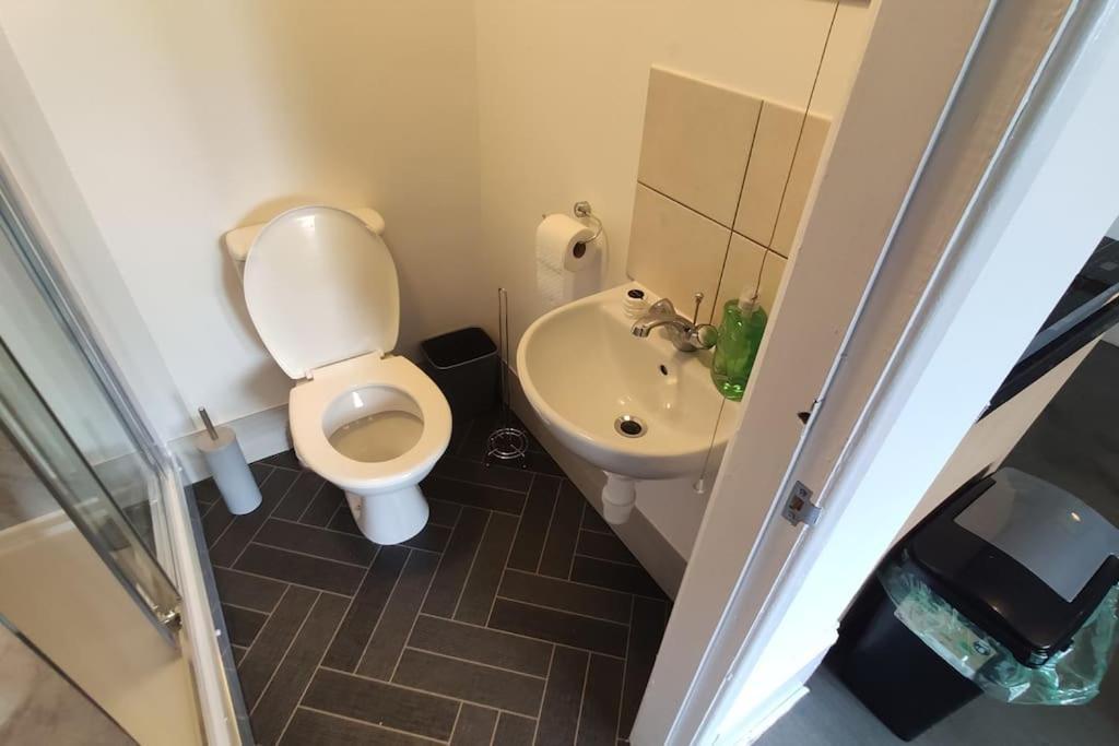 1 Bedroom Studio In A Supurb Area Of Cardiff Exterior foto